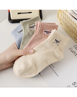 A100🔥貼心細節🔥簡約刺繡圖標設計 日系素色短襪 低筒襪 襪子